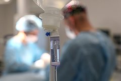 Оказавшегося в больнице заслуженного химика России объявили в розыск